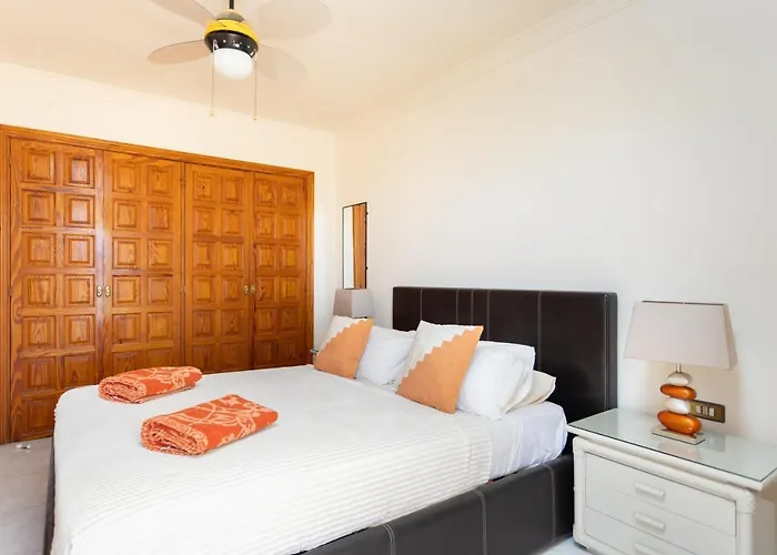 Luxury Seaside Retreat