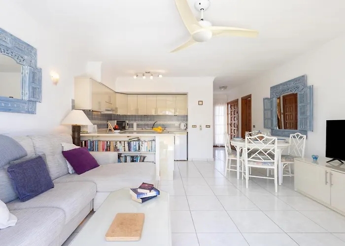 Апартаменты Luxury Seaside Retreat *