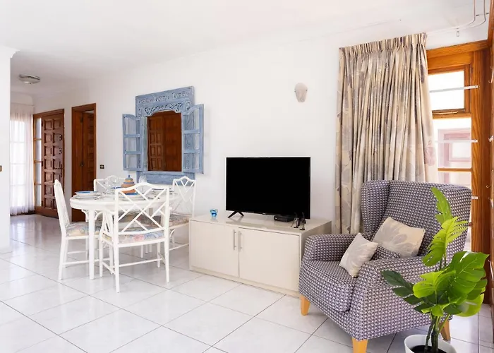 Luxury Seaside Retreat